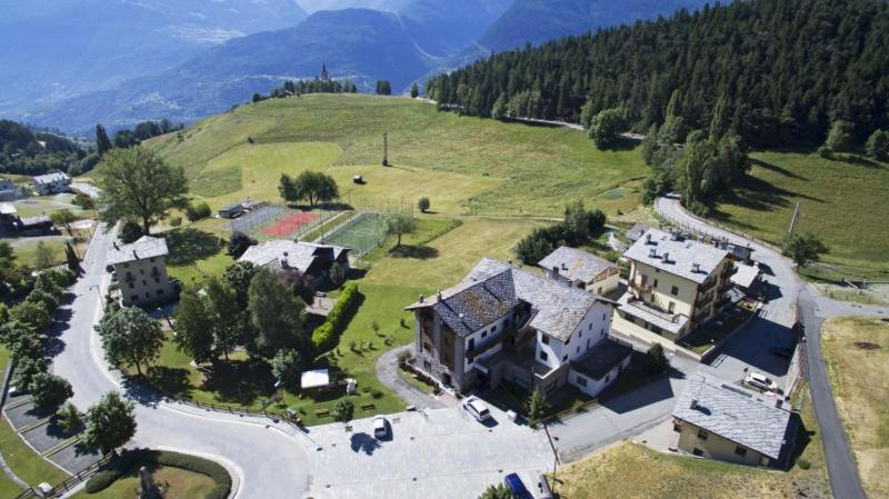 Hotel, Bar & Bistrot Saint Nicolas Gran Paradiso Luaran gambar