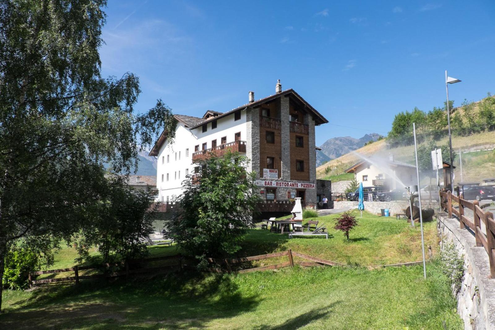 Hotel, Bar & Bistrot Saint Nicolas Gran Paradiso Luaran gambar